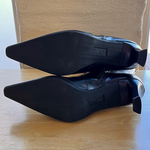 NWT in original box - Unisa Black Leather Double Zipper Extended Ankle Boots - Picture 5 of 7